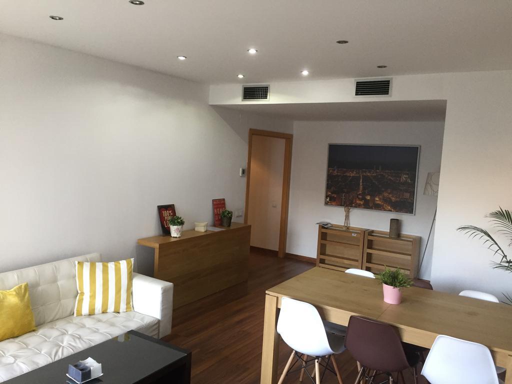Apartamento Fira Barcelona โอสปิตาเล็ต เดอ โยเบรกัต ภายนอก รูปภาพ